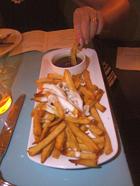 The smoked fries with not-too-much cheese are on the mark. Photo: Steven Richter